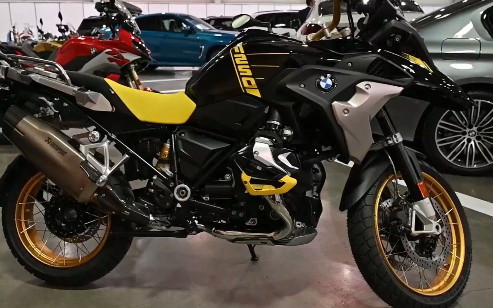活动  2022款宝马r 1250 gs冒险大黄蜂