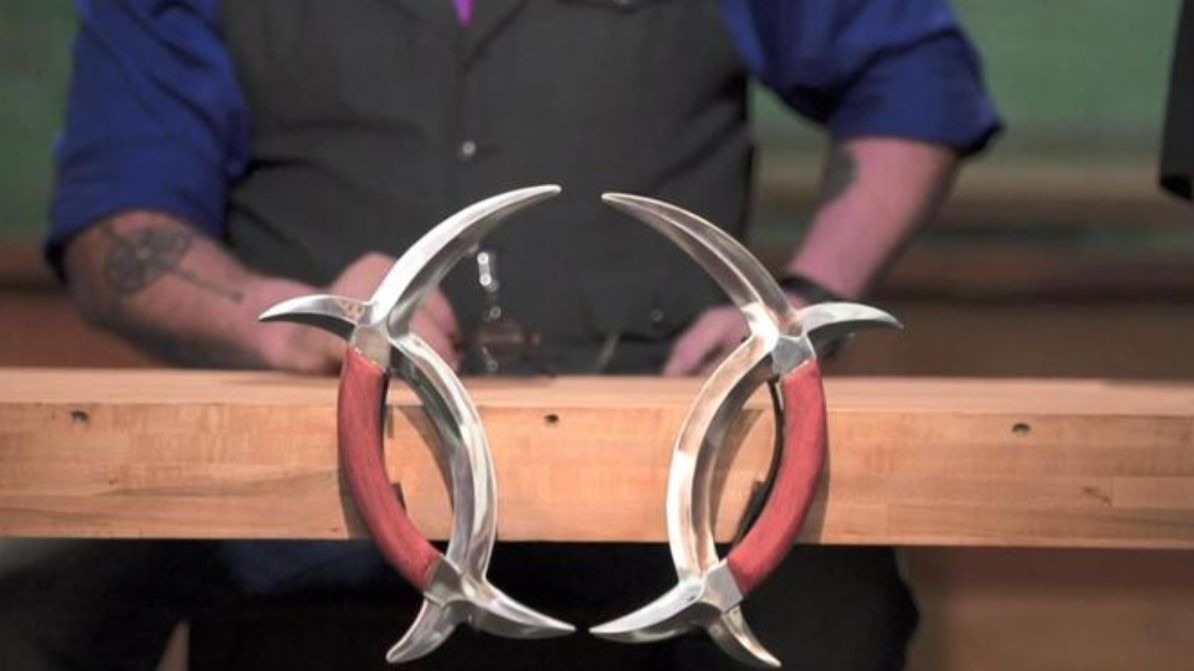 双刃刀真稀奇,老外看了形状直接麻爪,八卦武器鹿角双刀真是奇特