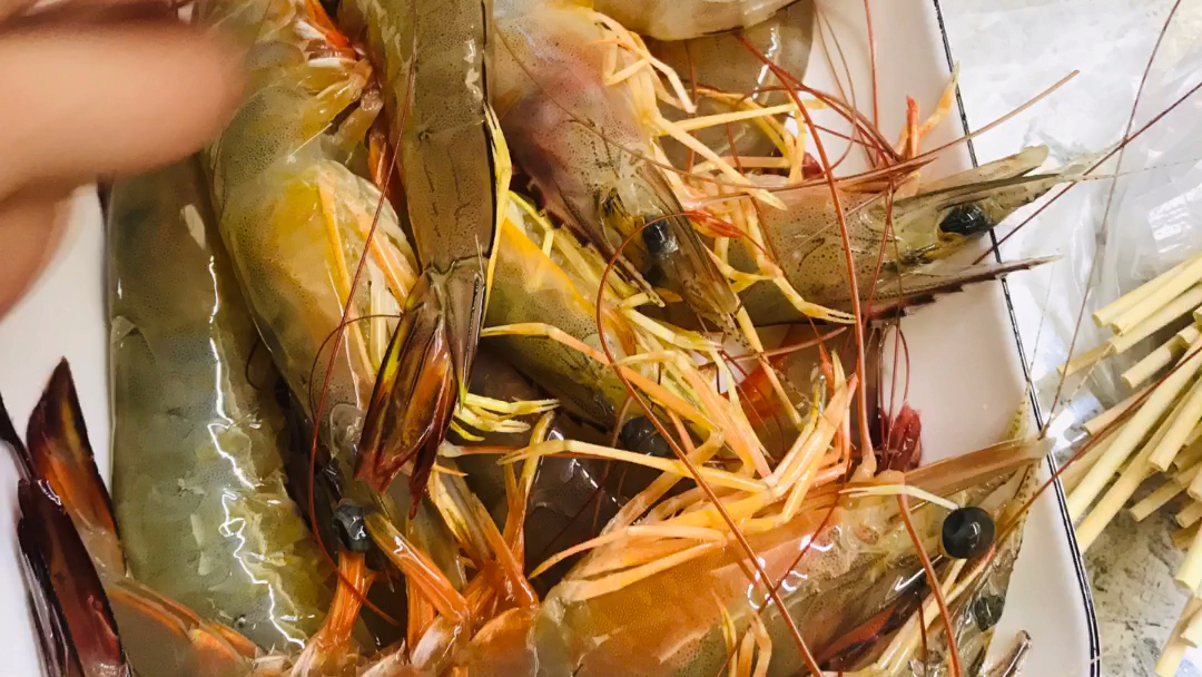 又吃串串啦海长的大黄虾又脆又甜真香啊