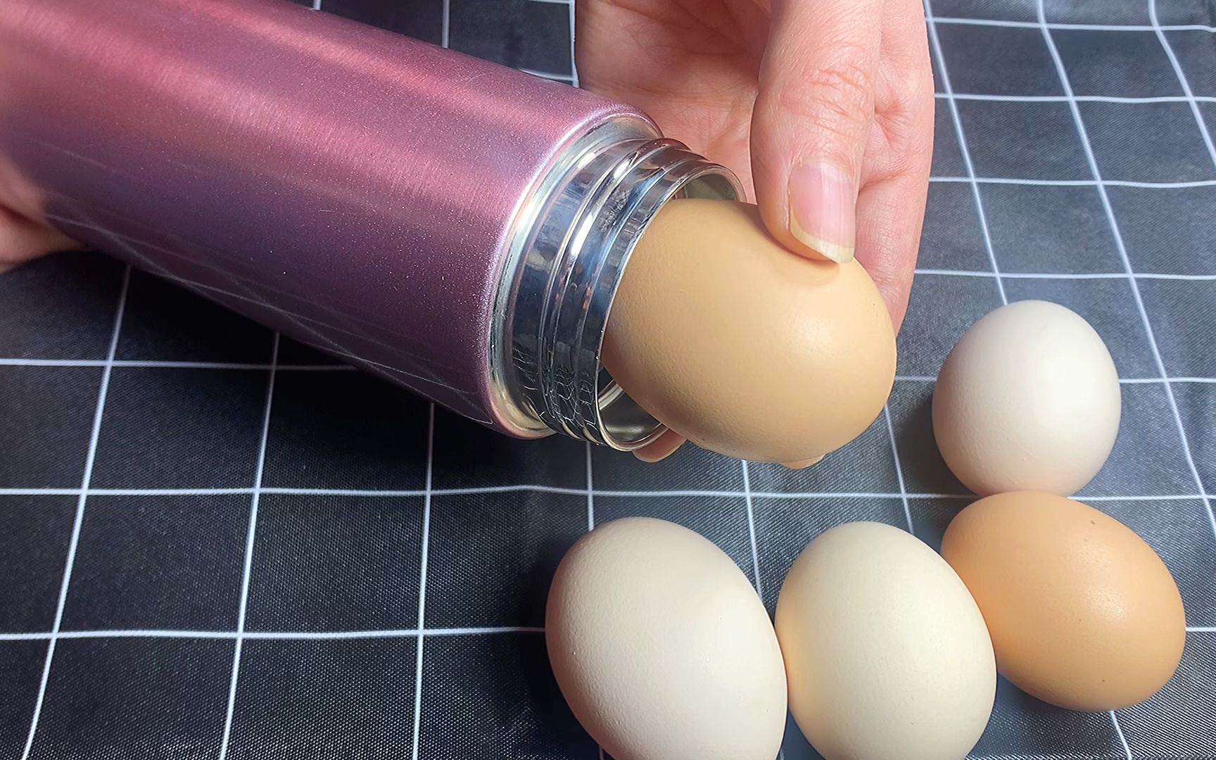 把鸡蛋装进保温杯里，真的太神奇了，才知道作用这么厉害，快试试