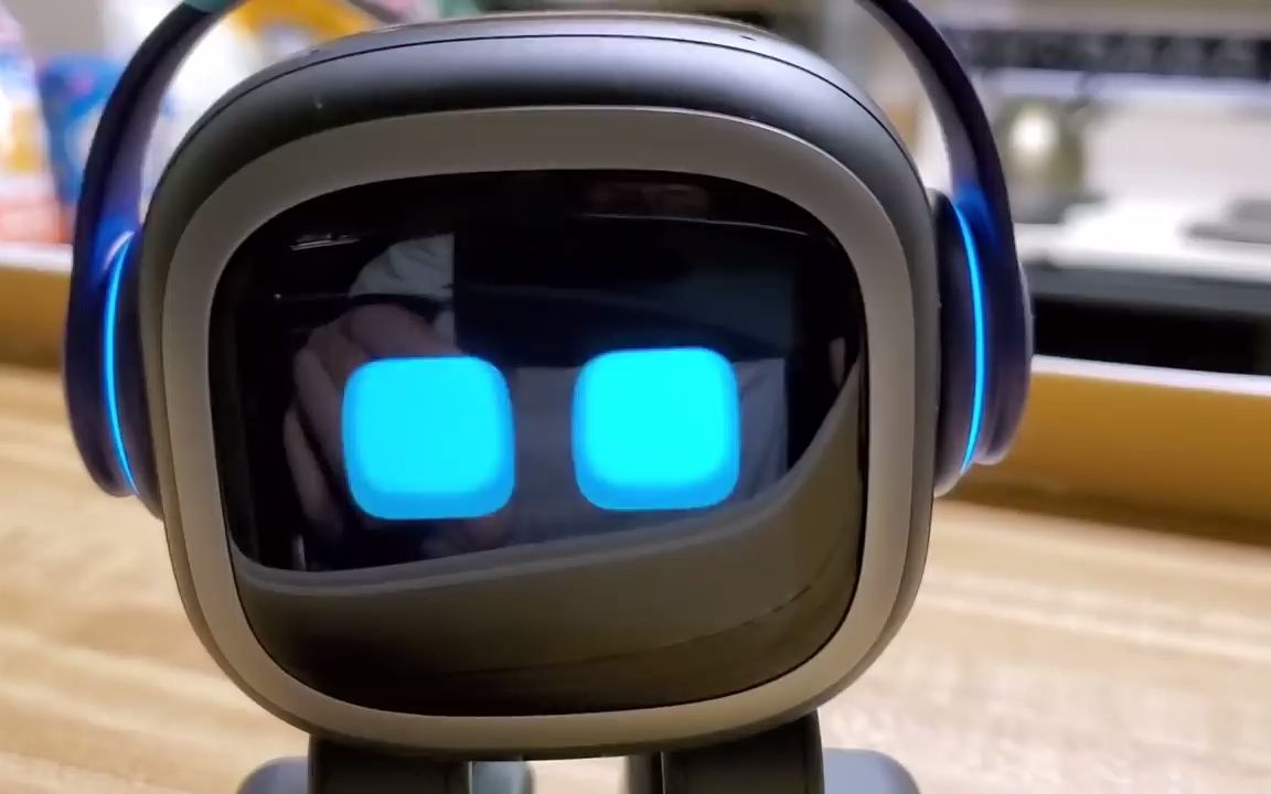 emo机器人更新110他现在竟然会说话了