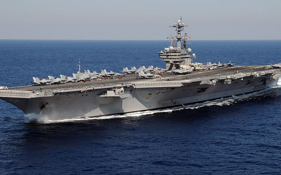 跟随镜头一睹尼米兹级航母cvn77布什号执行任务前的舰内实景