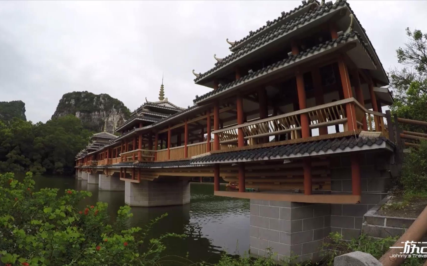 [图]广西柳州龙潭风雨桥，整座桥亭飞檐，傍水而建，极具特色