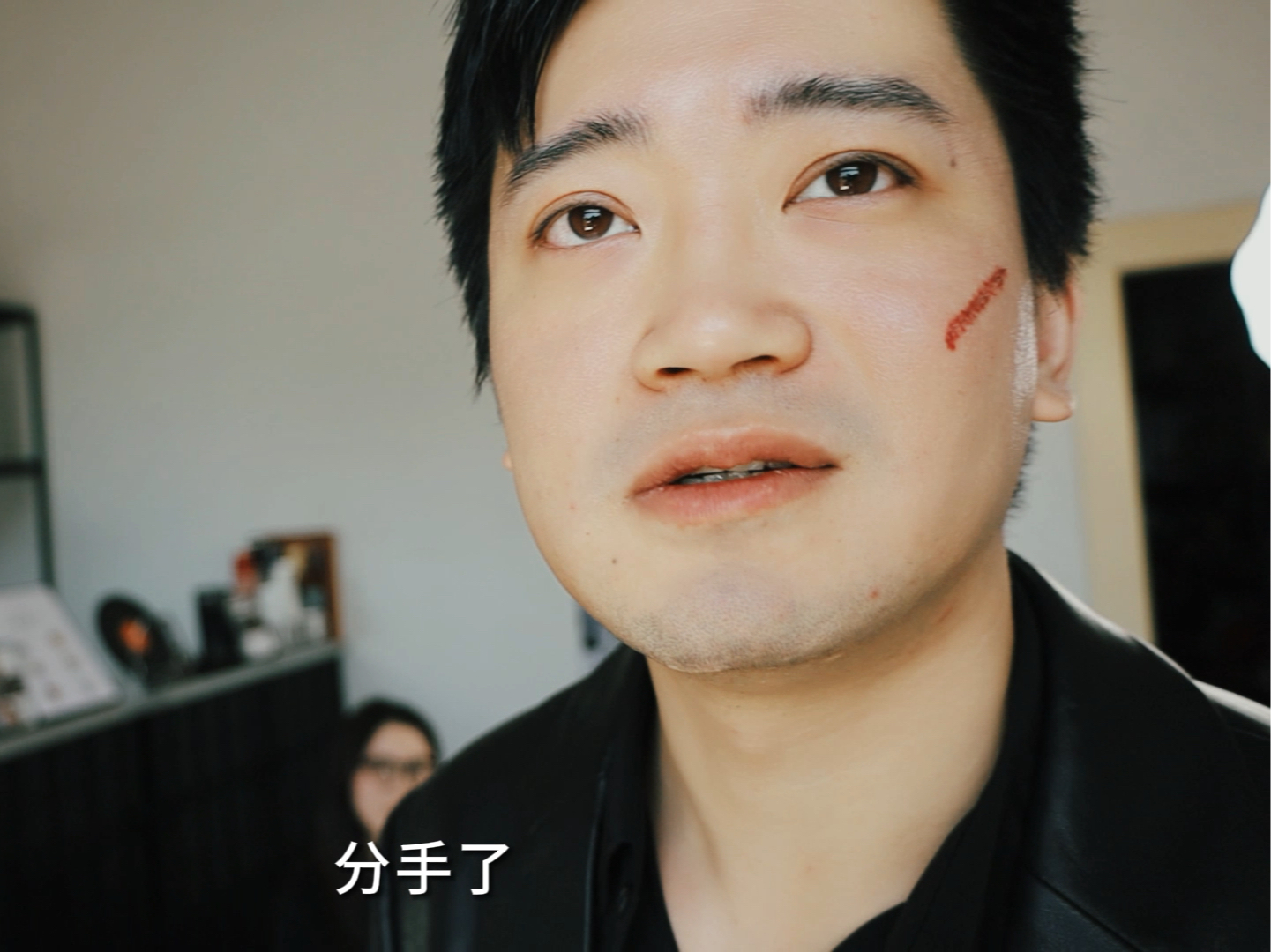 黑色皮衣 红色的心