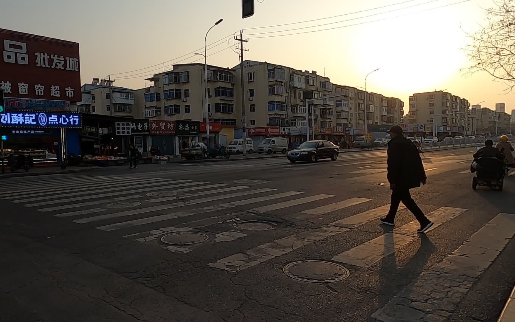 在烟台有个地方叫“幸福”,来幸福夜市&幸福花鸟鱼市场感受幸福人的幸福生活吧!哔哩哔哩bilibili