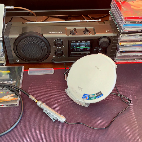 如果你用过这个，那你一定是土豪。索尼SONY D-NE20 CD超薄随身听