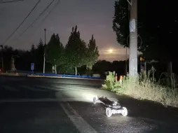 下载视频: 电动滑板，闯小树林，差点回不来