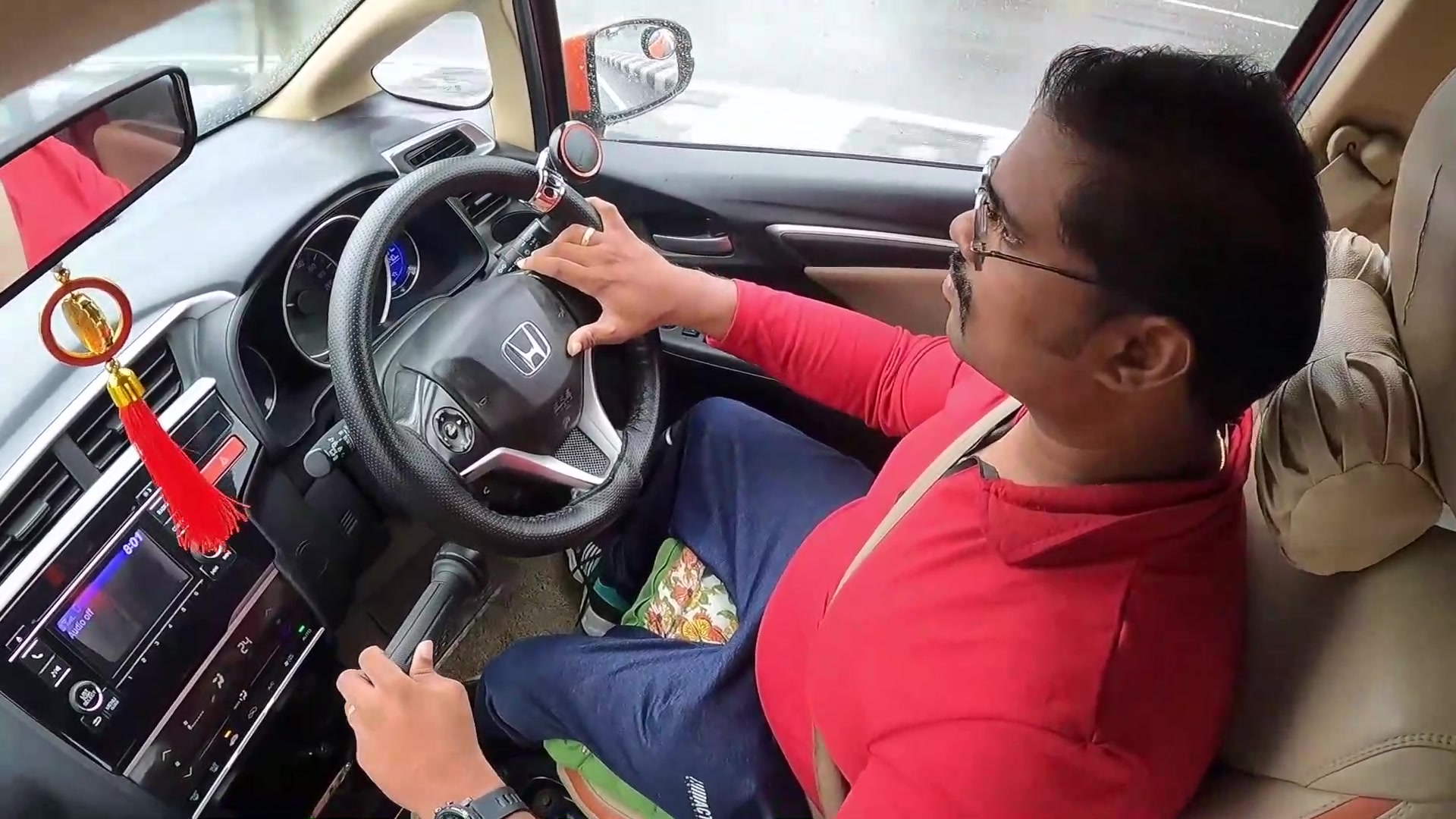 残疾人汽车驾驶 残疾人汽车手动控制 残疾人汽车驾驶