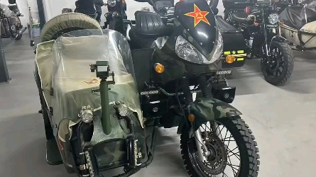 嘉陵军用边三轮摩托车图片