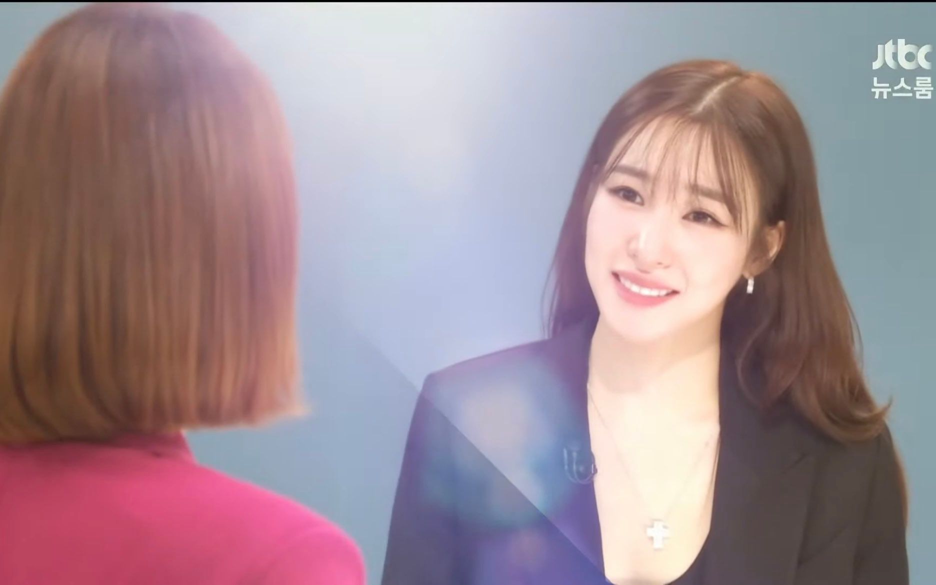 Tiffany Young黄美英 JTBC's Newsroom文化招待席 采访 演员Tiffany,我们大银幕见!哔哩哔哩bilibili