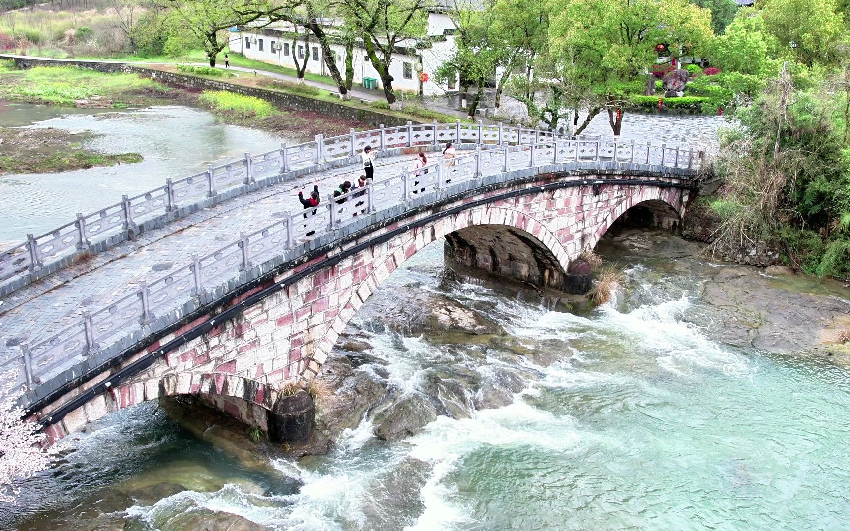 安徽石台:航拍秋浦河春天美景