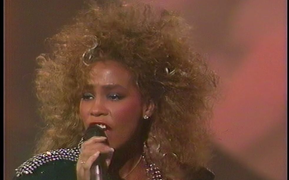 [图]Whitney Houston - “How Will I Know” Live From AMAS, 1986