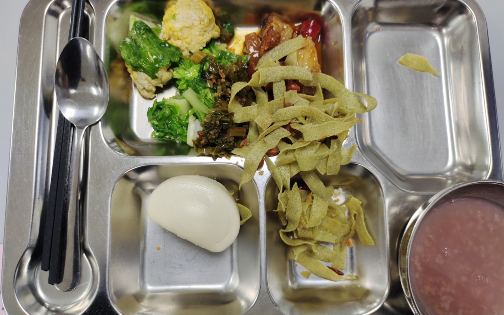 11月14日,单位食堂晚餐.