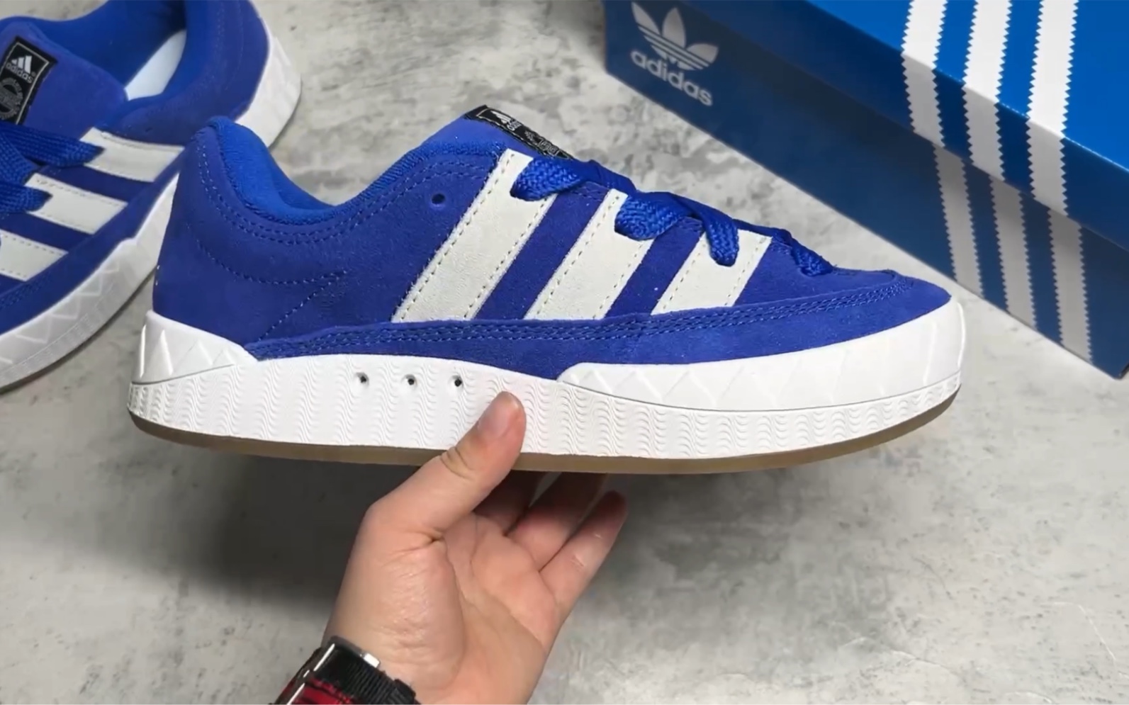 【全方位实拍】adidas adimatic 复古鲨鱼面包鞋 白深蓝