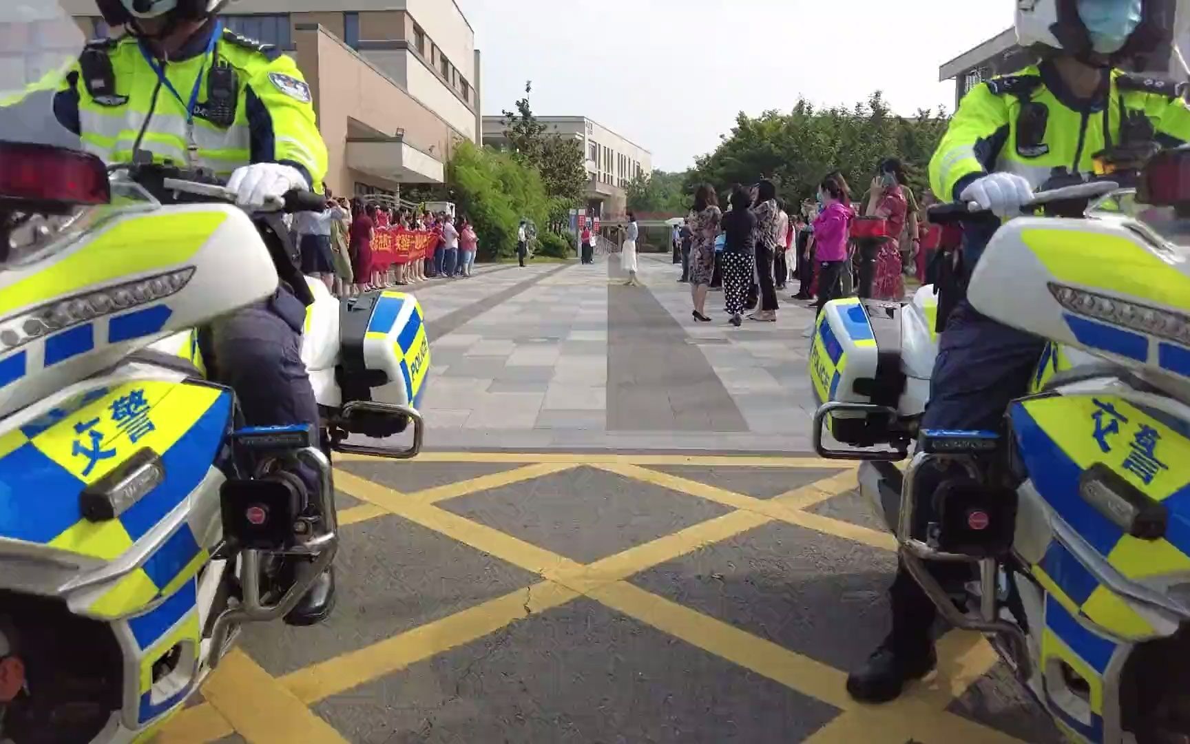 [图]心所至，梦必达 I 高考首日，直击送考现场！