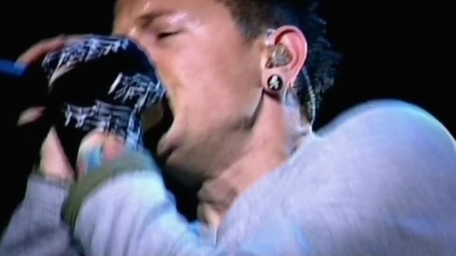 [图]Linkin Park - No More Sorrow (Rock am Ring 2007) 1080p