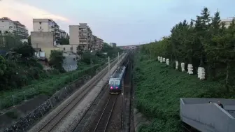 Скачать видео: 休假的日子真好！在湘潭看火车