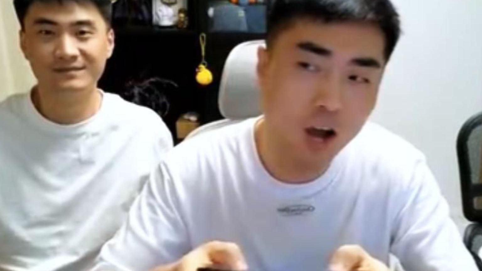 一阵雨连麦问策划为啥武器概率这么低?两个月一件武神武器都不出