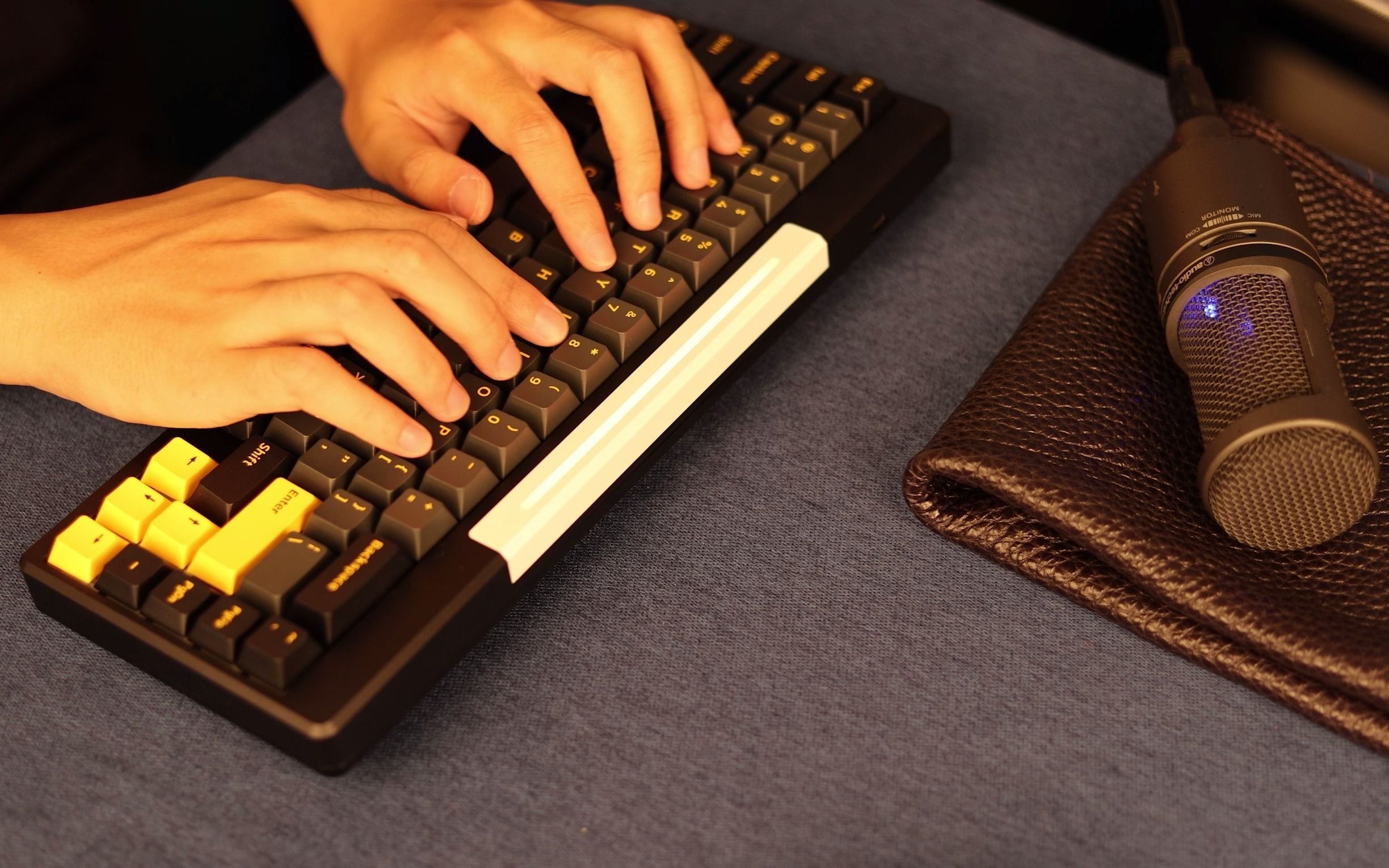 打字音tartan65键盘樱桃奶轴