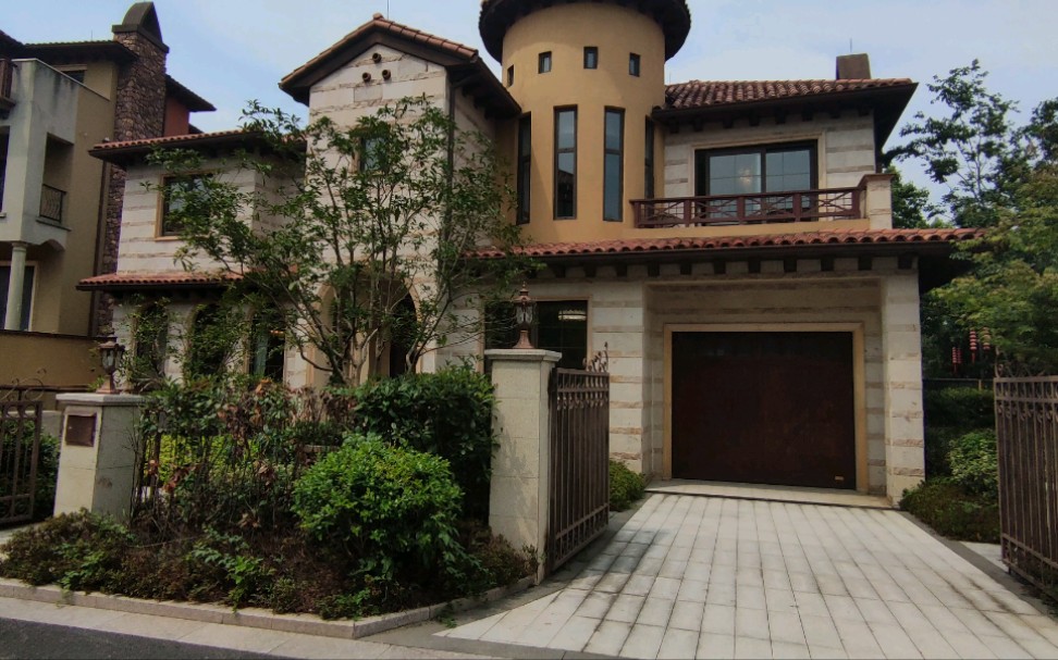 嘉兴438平,花园300多平,千万级独栋别墅,西班牙风格.