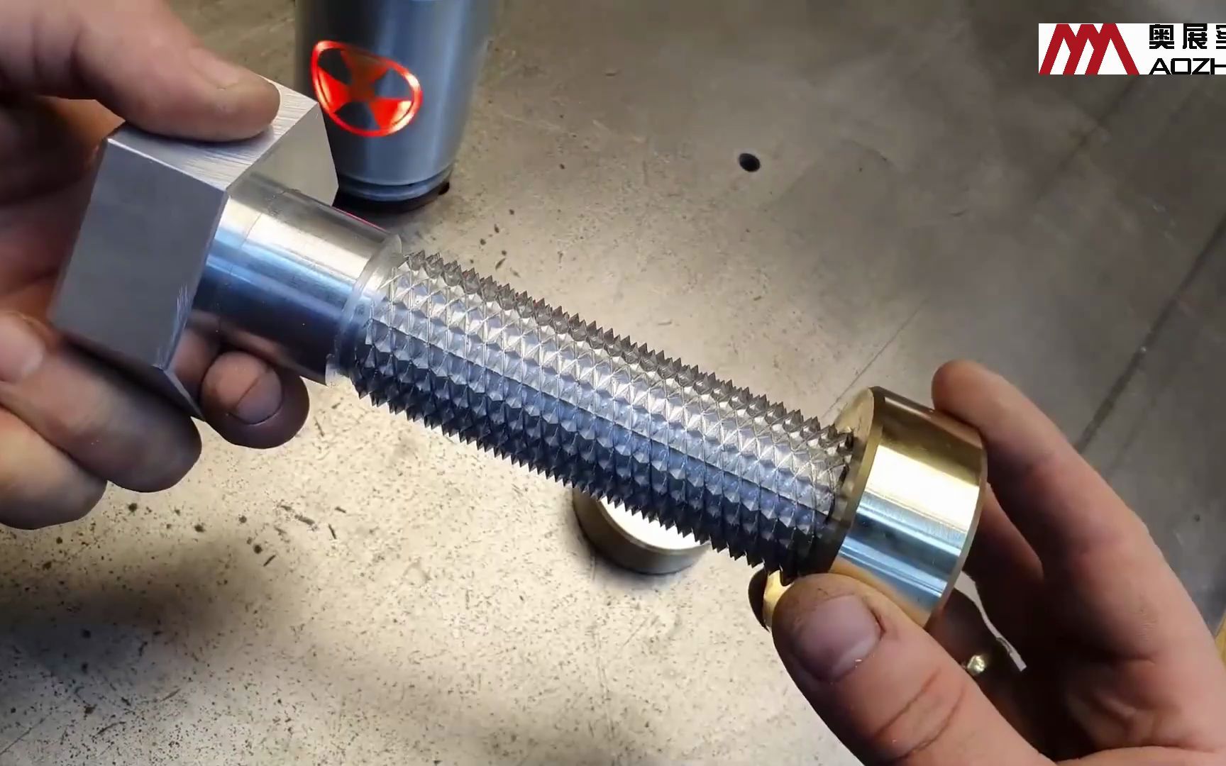 集正反螺纹为一身的螺丝,如丝般顺滑