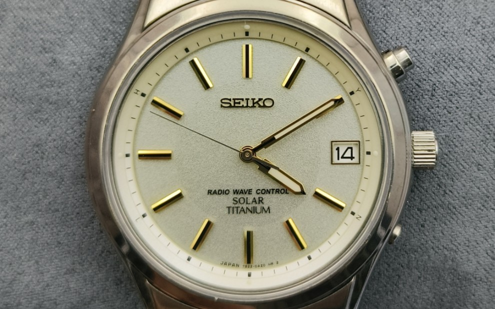 精工钛合金7b22光动能电波男表