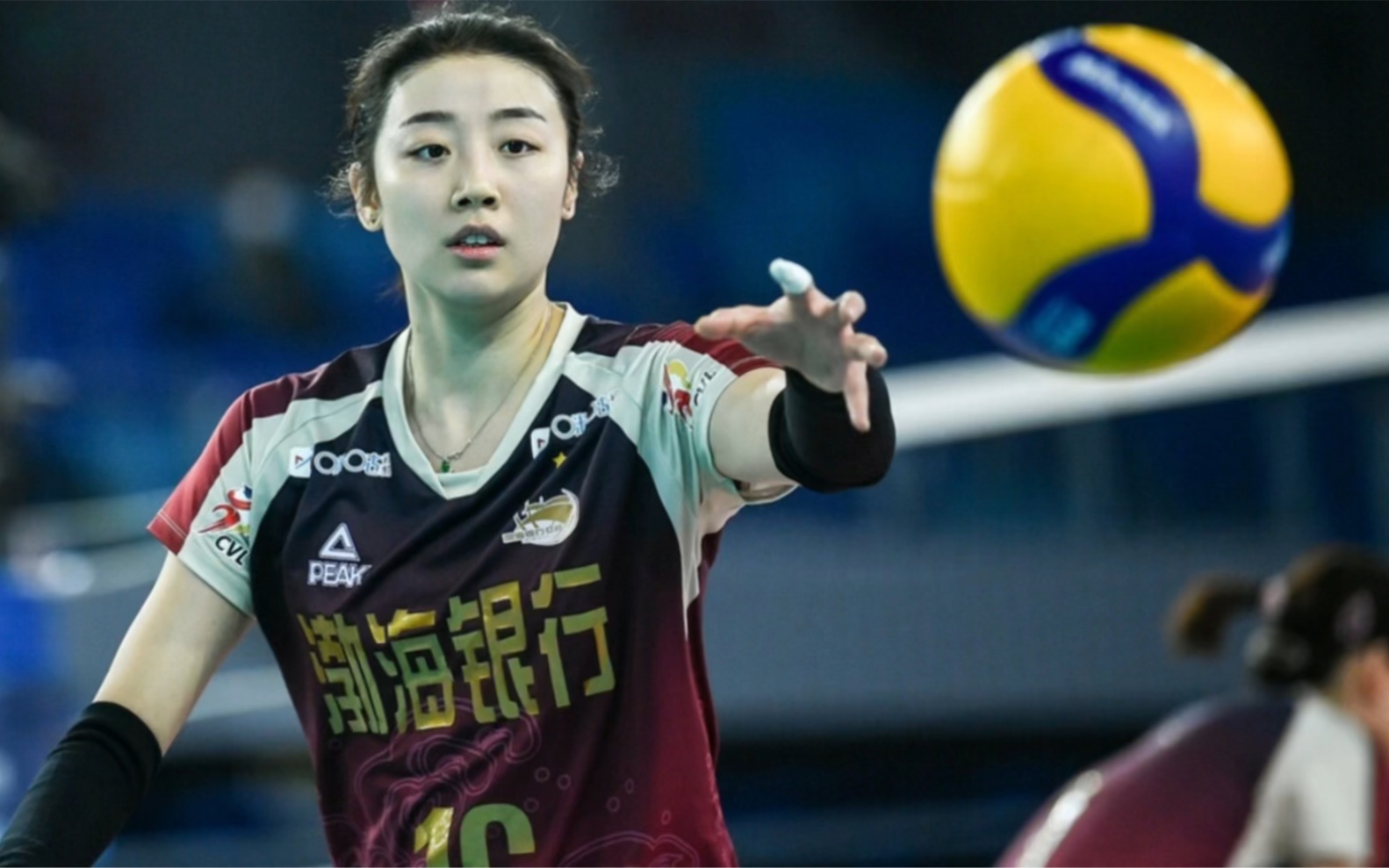 【排球|姚迪】运动员坐席视角下热身的漂亮姐姐
