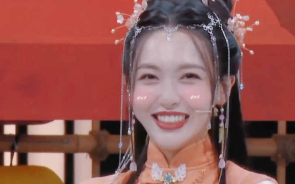 爱大笑的女明星一枚呀!