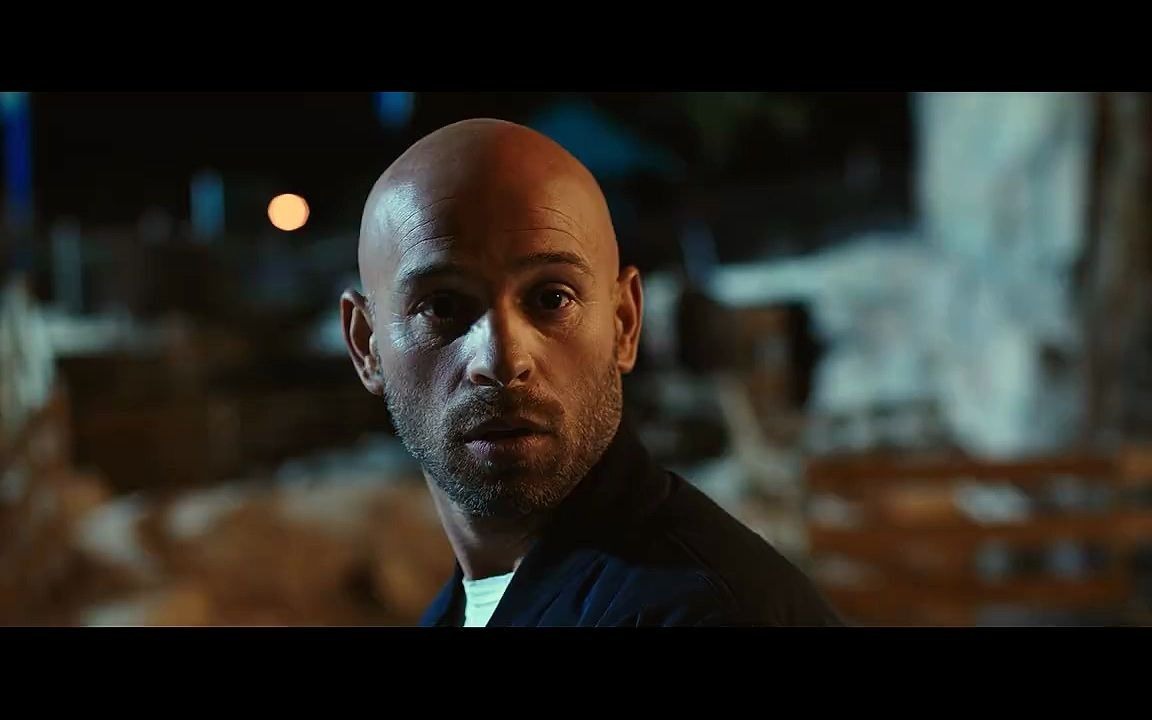 的士速递5这个新来的警官不但搞笑还有范迪塞尔那味儿了