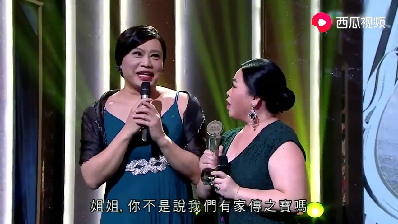 阮兆祥找回自己的"孪生姐姐"卢觅雪,搞笑合唱歌曲《风筝与风》