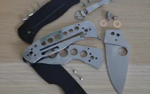 Descargar video: 是不是三刃木代工？Spyderco蜘蛛c122折刀新老版拆解对比