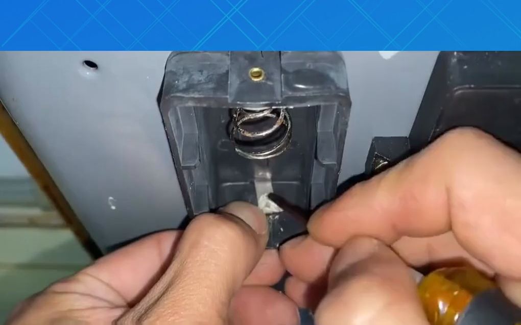 华帝燃气灶打着火燃一会就熄灭了是什么问题自己动手解决