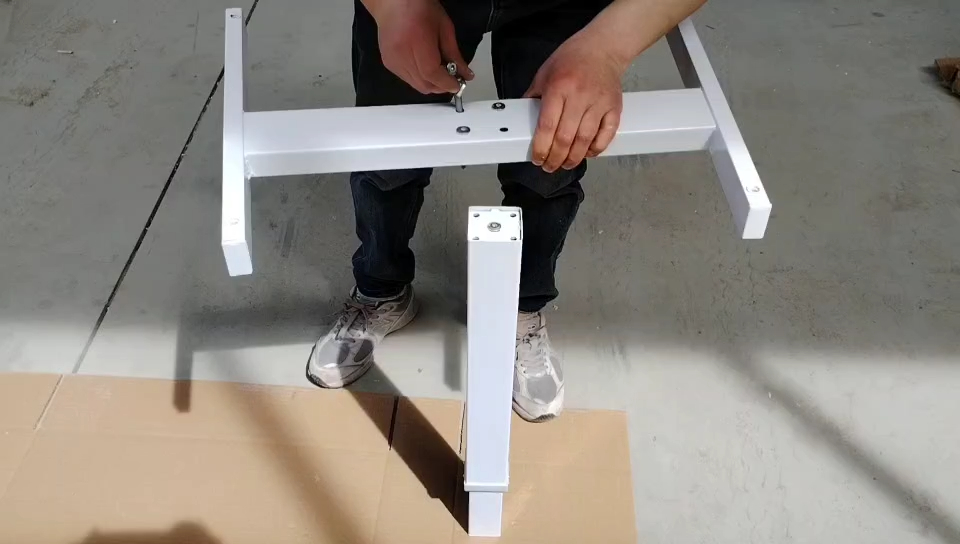 手摇升降桌安装视频
