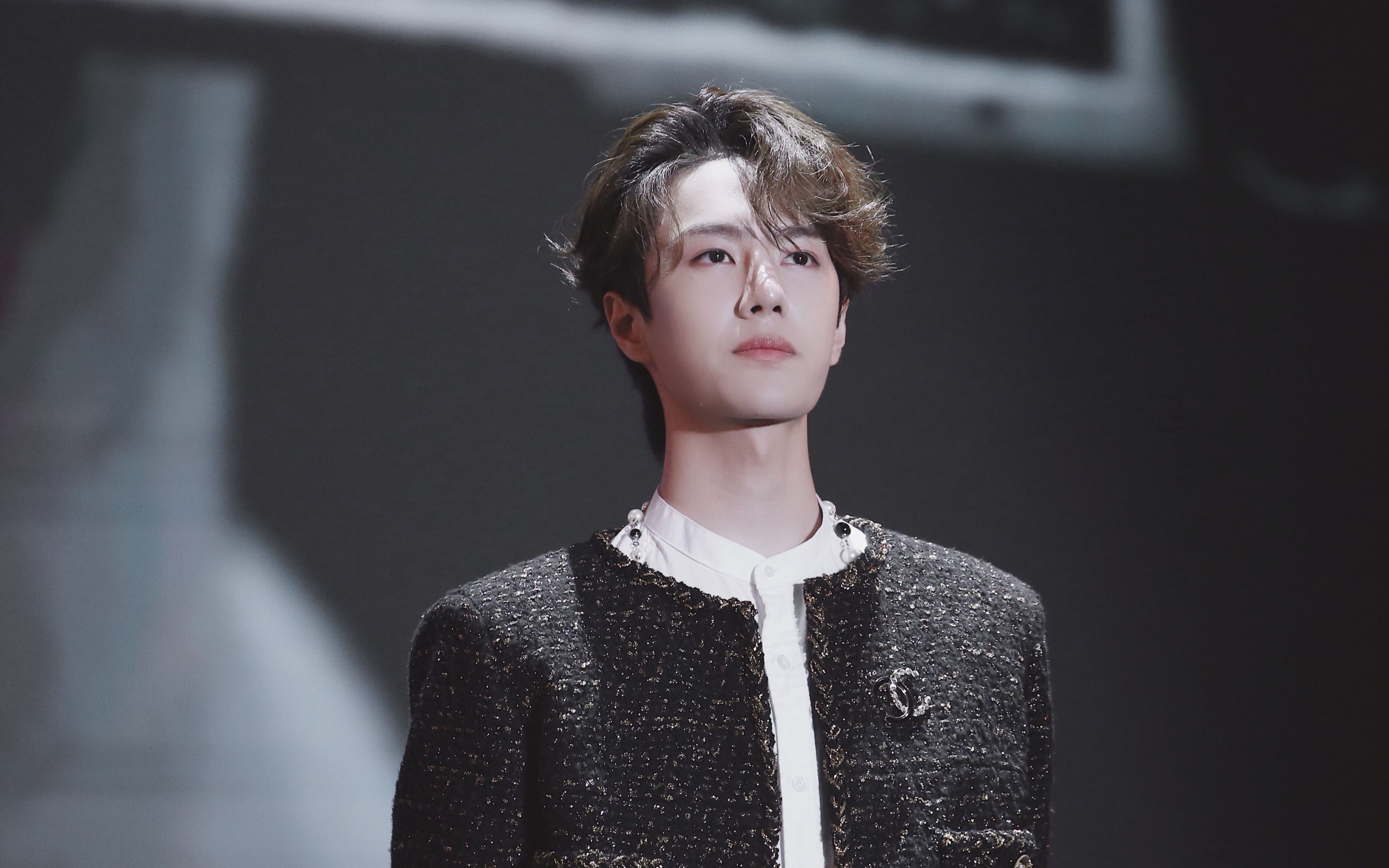 王一博陈情令泰国见面会《不忘》大屏怼脸直拍来啦!