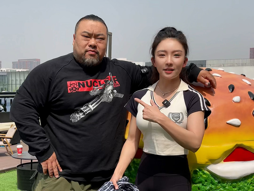 跟大力士吃一顿赶上我一天吃的多了