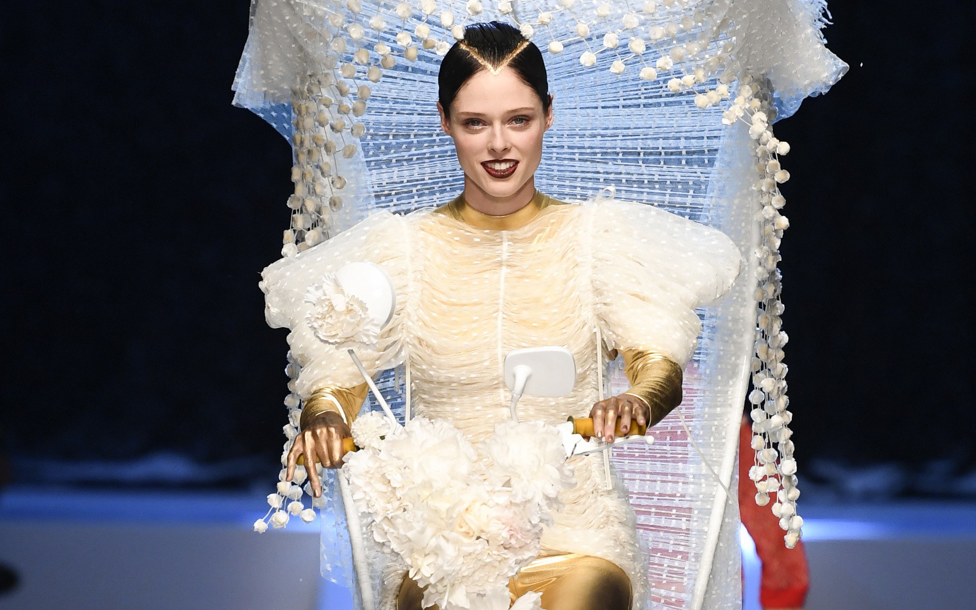 paul gaultier | haute couture fw2017 full show_哔哩哔哩 (゜-゜)