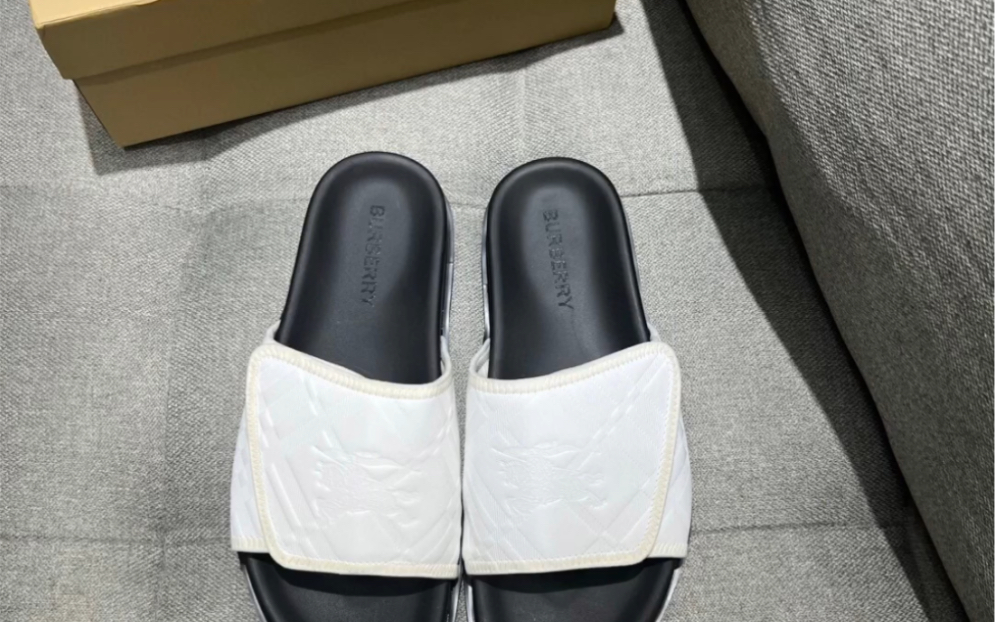 burberry巴宝莉高仿新款拖鞋 上脚舒服