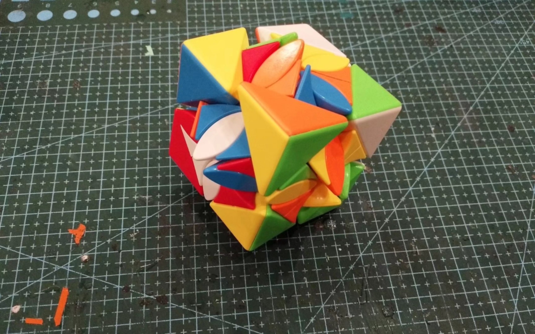 [图]【mod】枫叶斜转加强版魔方(Maple Leaf Skewb Plus)