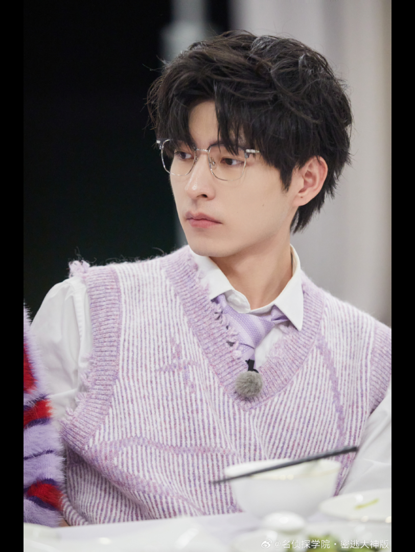 紫色毛衣文韬照片3