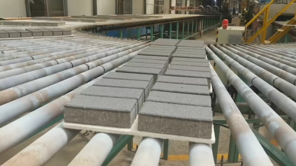 沉浸式看透水砖生产车间