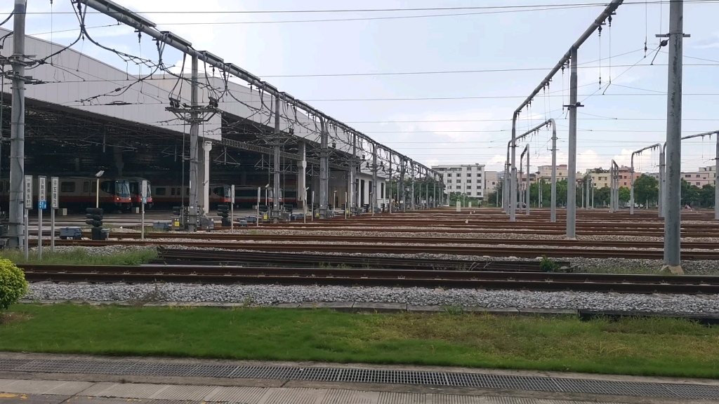 广州地铁三号线b2飞机车晚高峰出库厦滘车辆段