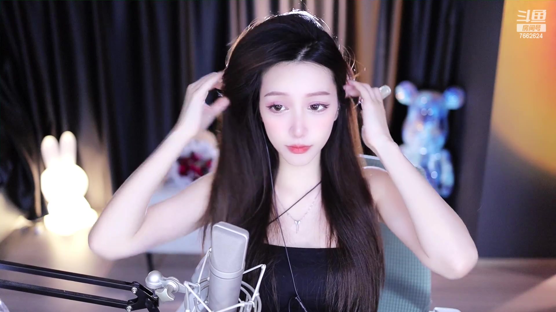 小思雨mm 你们怎么知道我本人更好看呀~~ 2023-03-19 录播