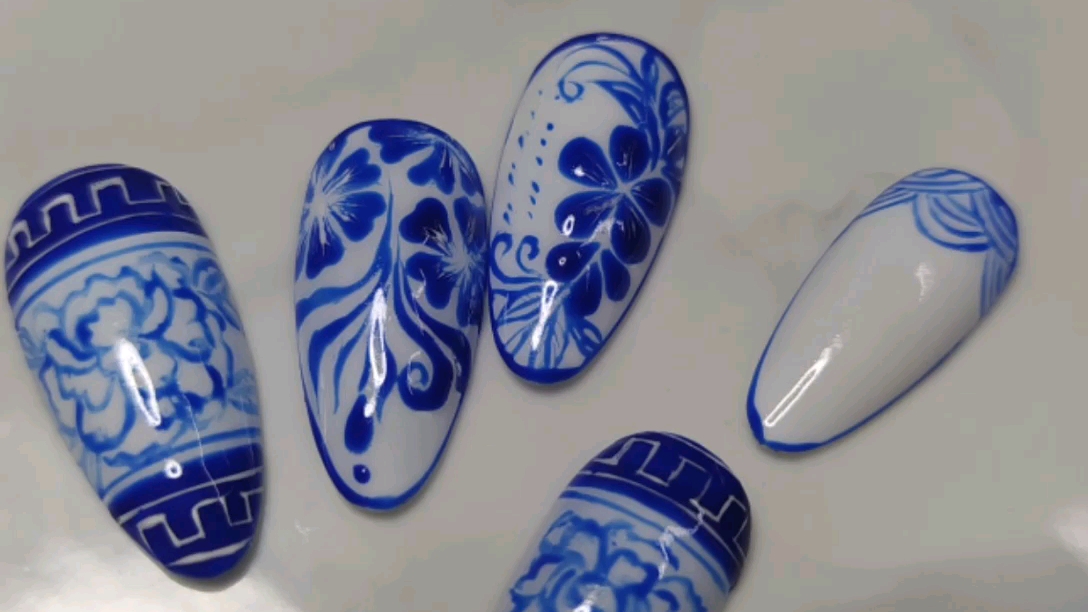 青花瓷美甲