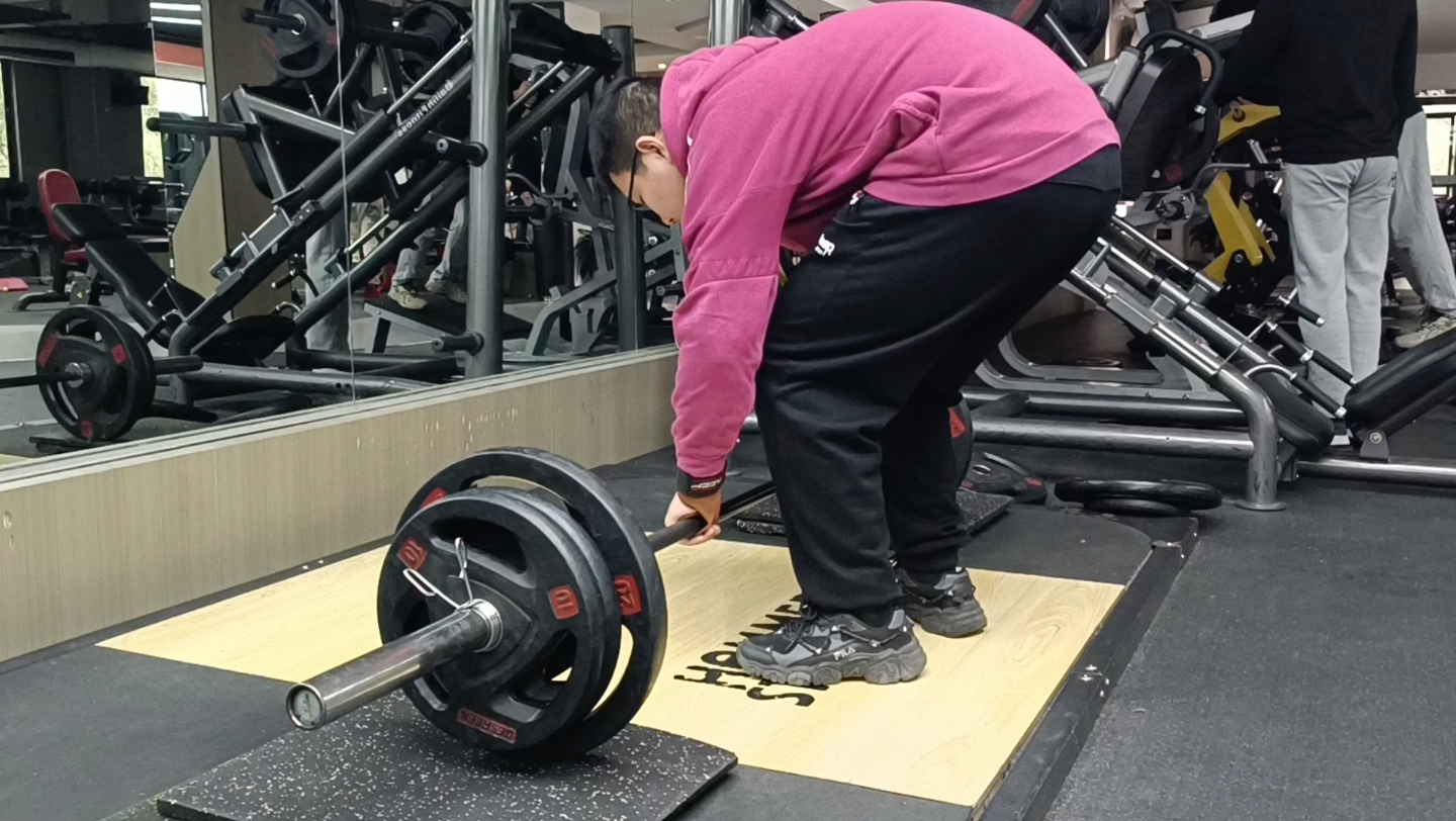 新人硬拉100kg姿势不对乱拉不喜勿喷