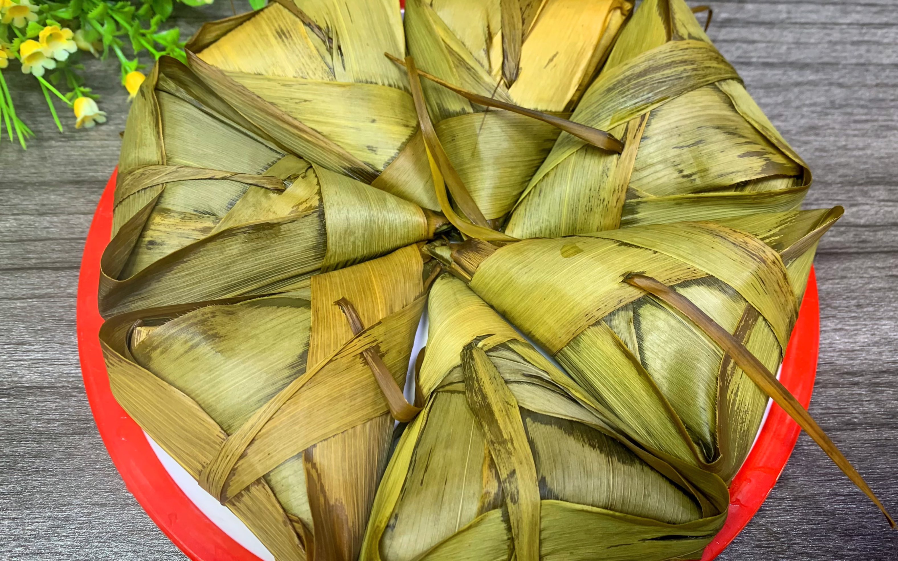 苏北盐城传统手法包粽子,这样包的粽子香甜软糯,豆香浓郁,特别好吃