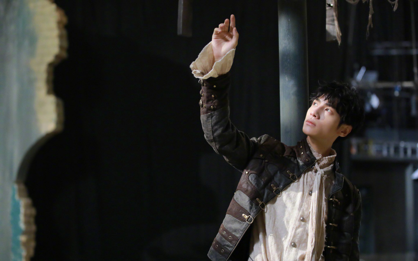 【罗云熙/白色舞鞋】_哔哩哔哩 (゜-゜)つロ 干杯~-bilibili