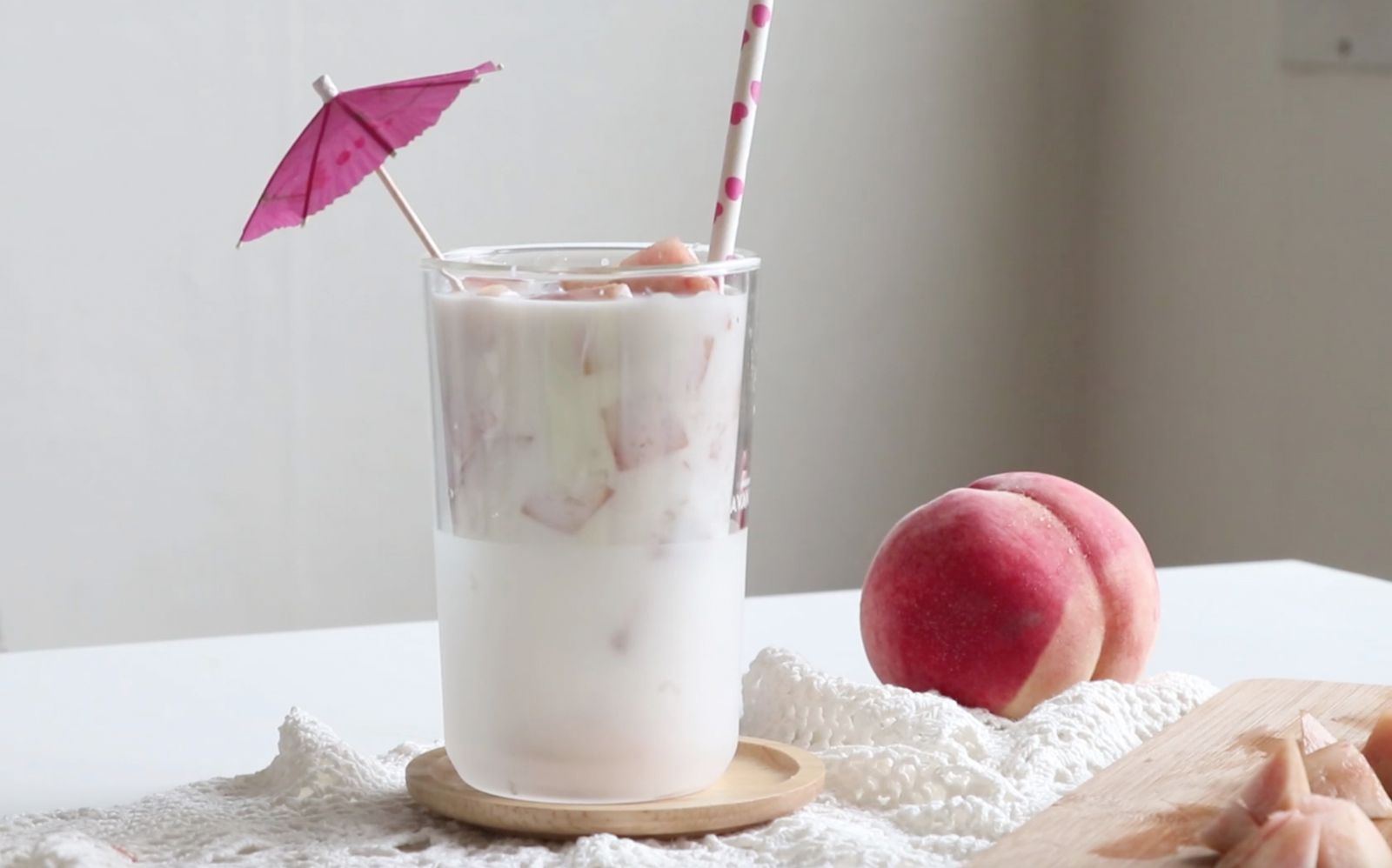 蜜桃牛奶每一位高颜值少女都饥渴难耐的想要喝到它