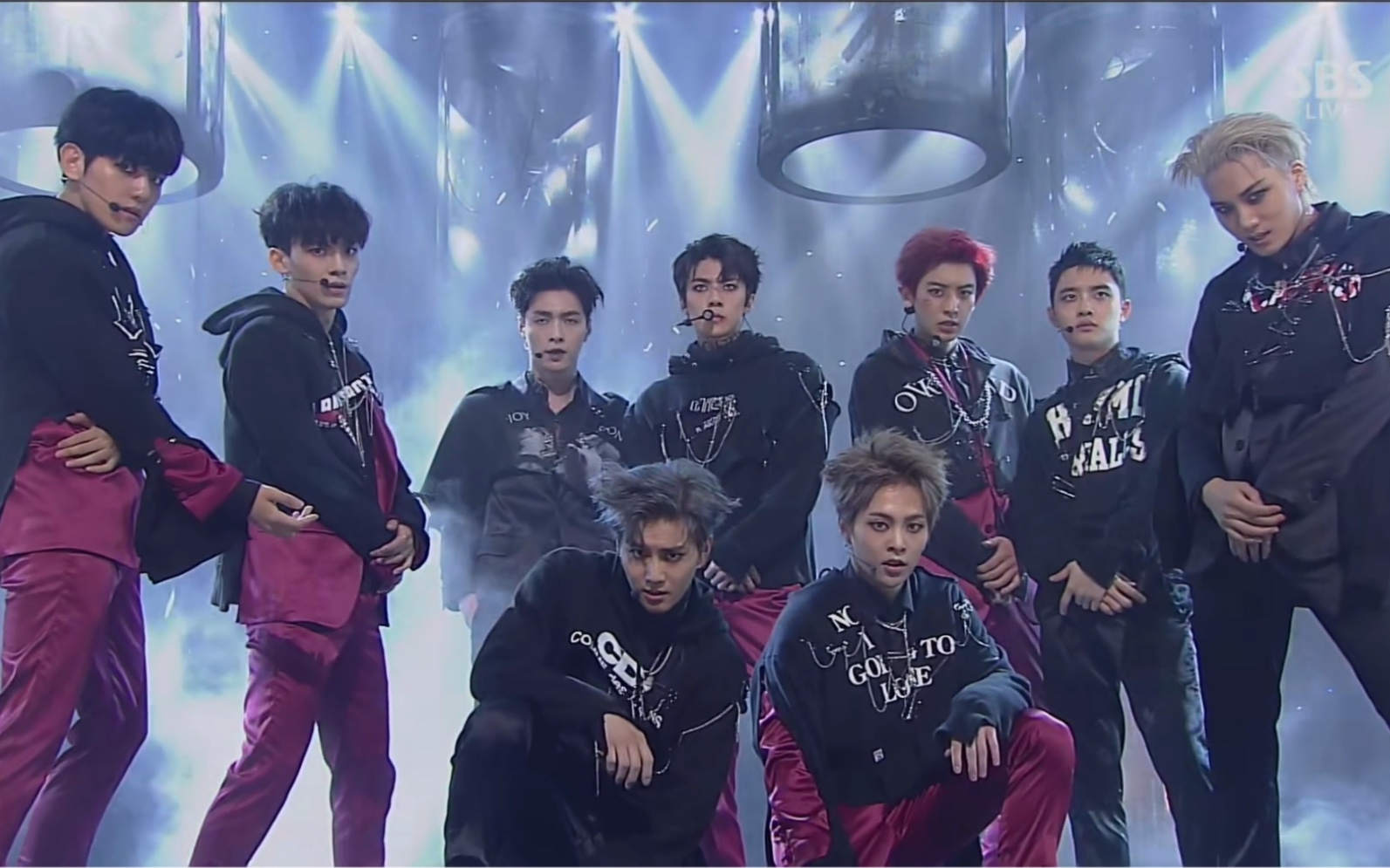 monster的ending pose是"众神归位"的设定吧!