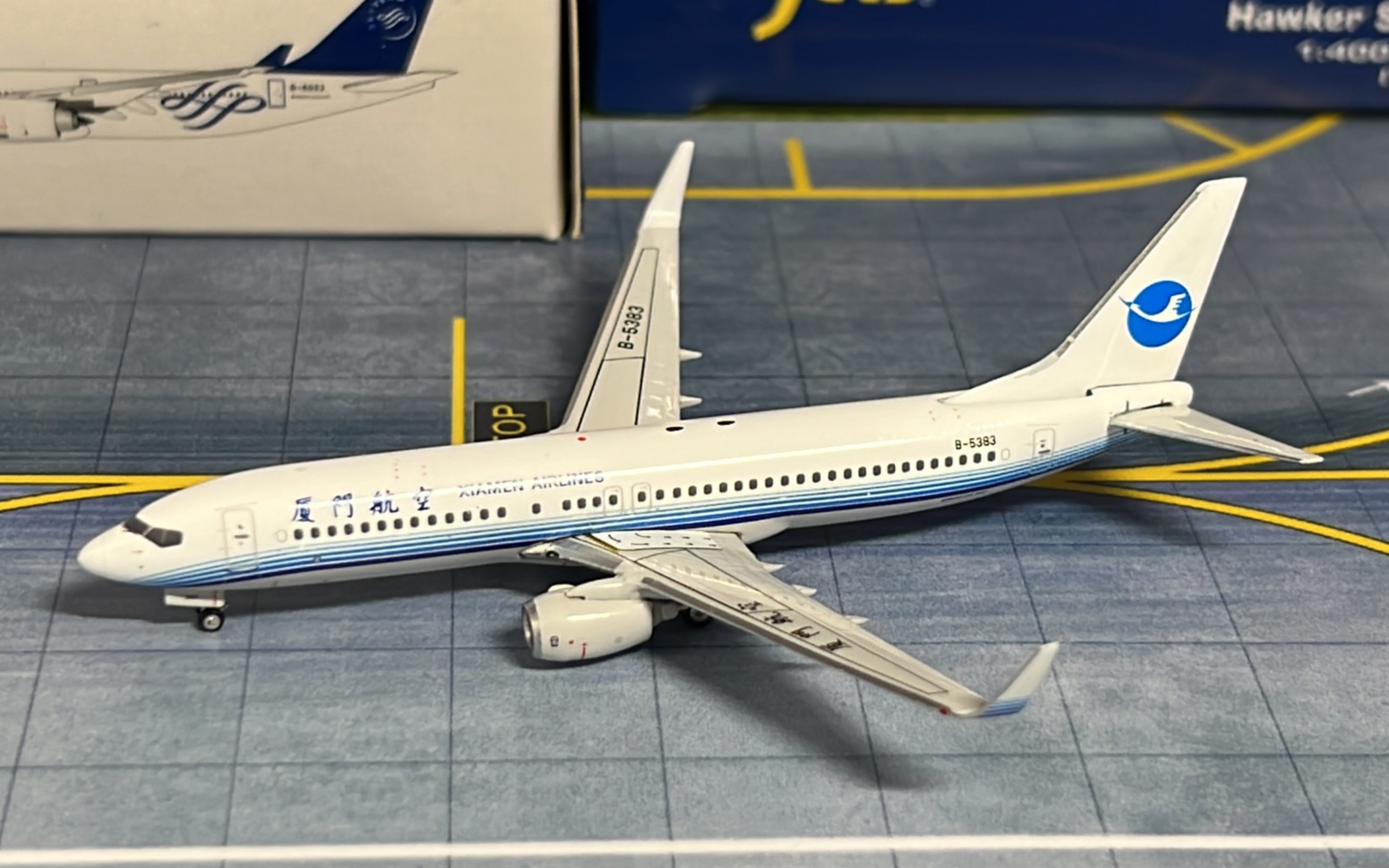 慢慢的回忆 phoenix厦门航空737-800 旧涂开箱 飞机模型1/400开箱