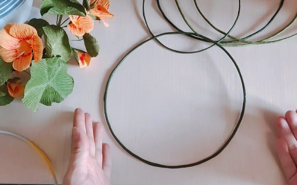 【纸艺】关于不借用外力和工具组一个完美的铁丝圆环
